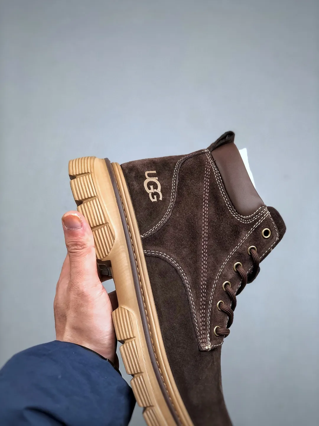 Local 💰560 supports store opening New goods 🚀 #UGG New products for autumn and winter (plush integrated lining 🔥warm and heat-locking) must-have outdoor mid-top casual Martin boots snow boots series Guangdong factory quality Autumn and winter new styles Fashion trend matching The fabric is made of Italian imported frosted cowhide. The whole shoe is made of genuine cowhide. The outsole and hardware are all made from OEM raw materials. Good products do not kill pigs. The quality of the first order is strictly controlled. A full set of official website unified packaging. This year’s winter cold-proof outdoor products are a must-have for daily casual matching for sportsmen‼ American affordable luxury brand [UGG] Tasman Weather Hybrid Tasman hybrid series mid-top lightweight casual Martin boots "Size: 38-44 (one size larger than sports shoes)